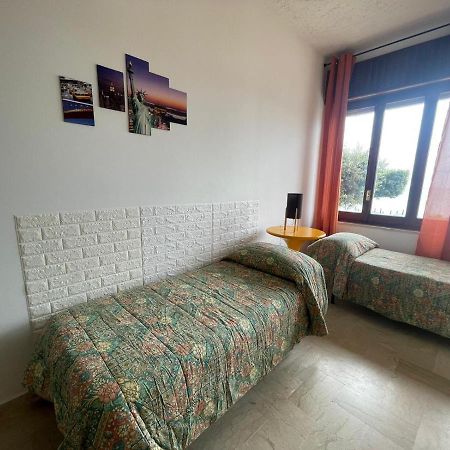 La Finestra Sul Mare B&B 克罗托内 外观 照片