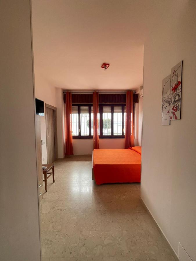 La Finestra Sul Mare B&B 克罗托内 外观 照片