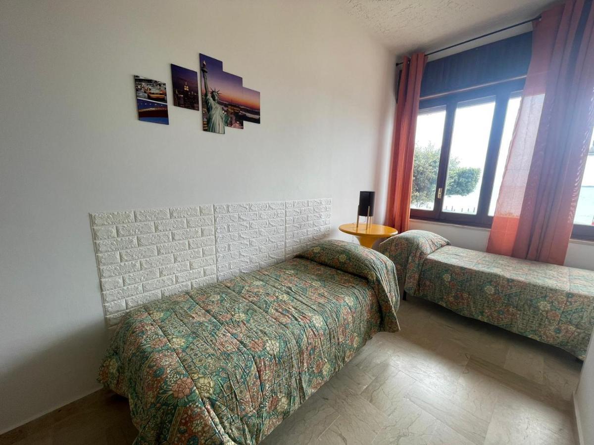 La Finestra Sul Mare B&B 克罗托内 外观 照片
