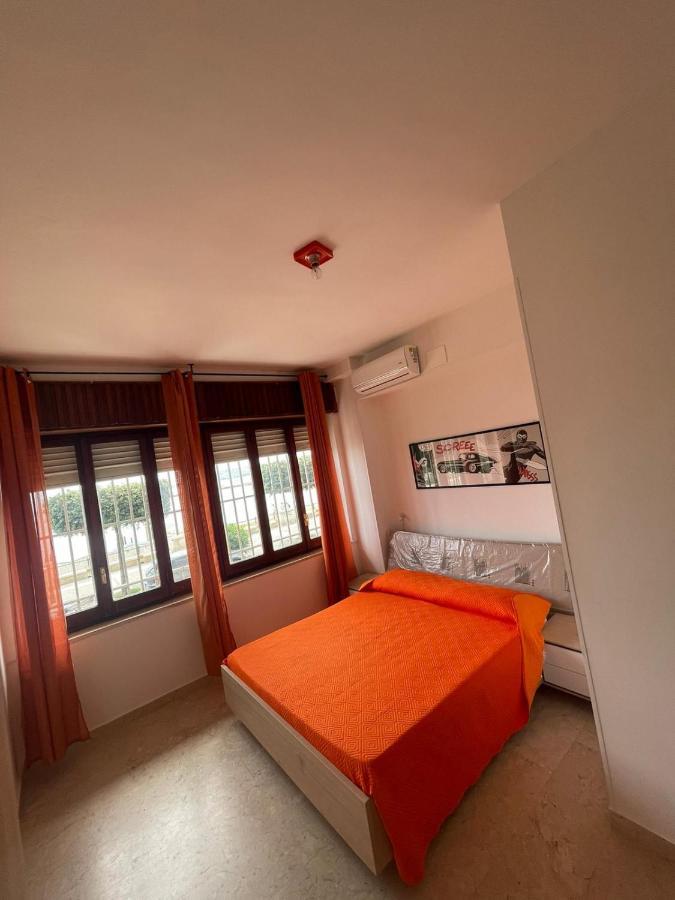 La Finestra Sul Mare B&B 克罗托内 外观 照片