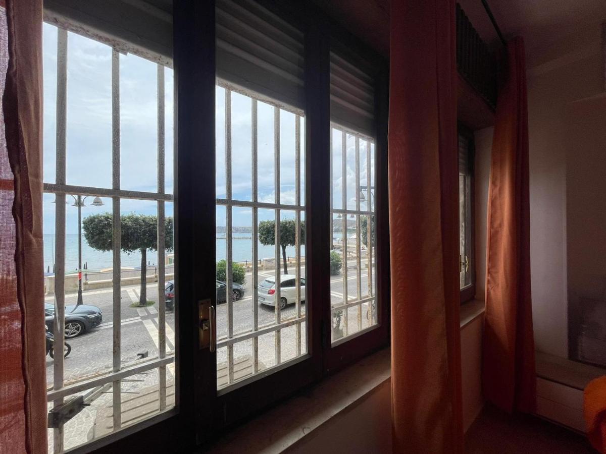 La Finestra Sul Mare B&B 克罗托内 外观 照片