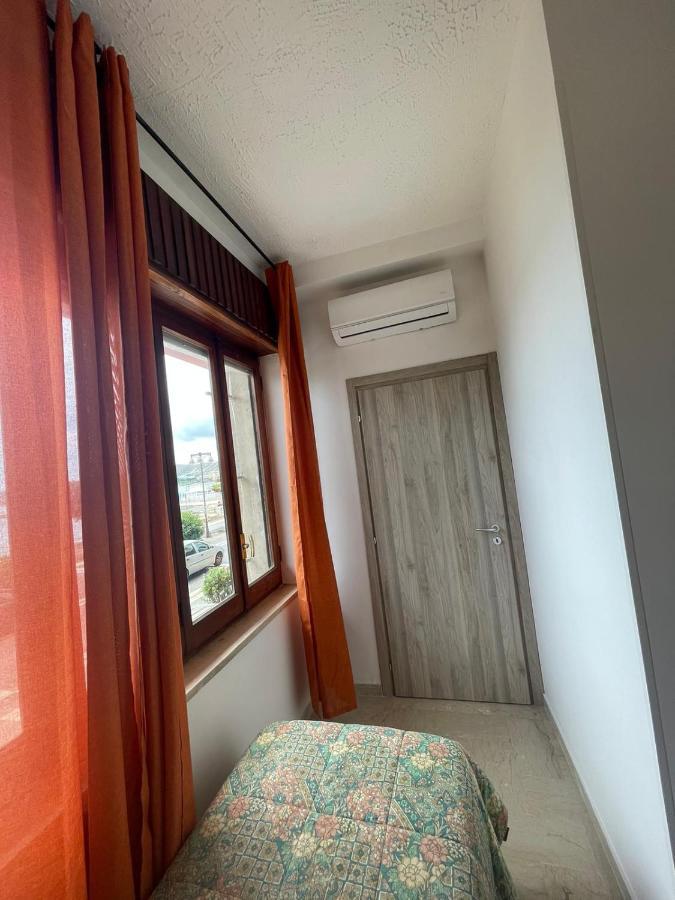 La Finestra Sul Mare B&B 克罗托内 外观 照片