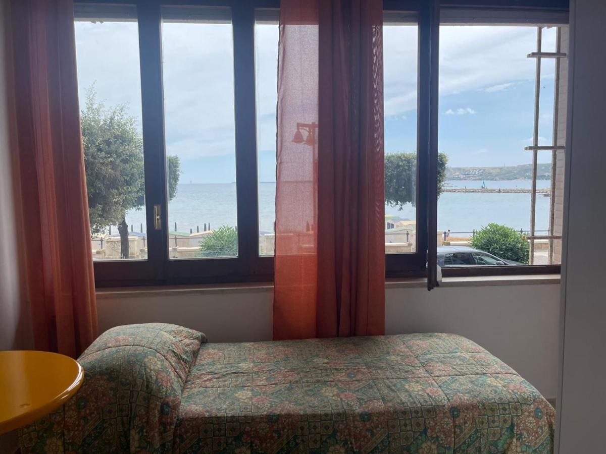 La Finestra Sul Mare B&B 克罗托内 外观 照片
