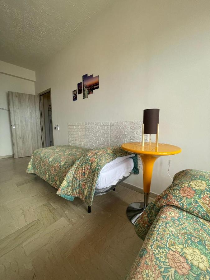 La Finestra Sul Mare B&B 克罗托内 外观 照片