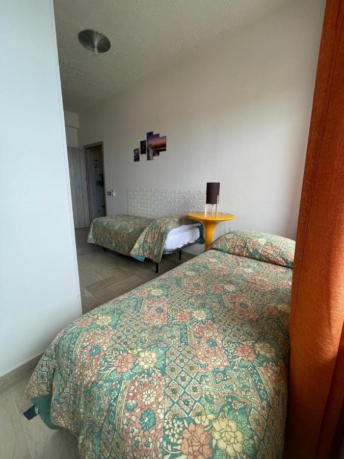 La Finestra Sul Mare B&B 克罗托内 外观 照片