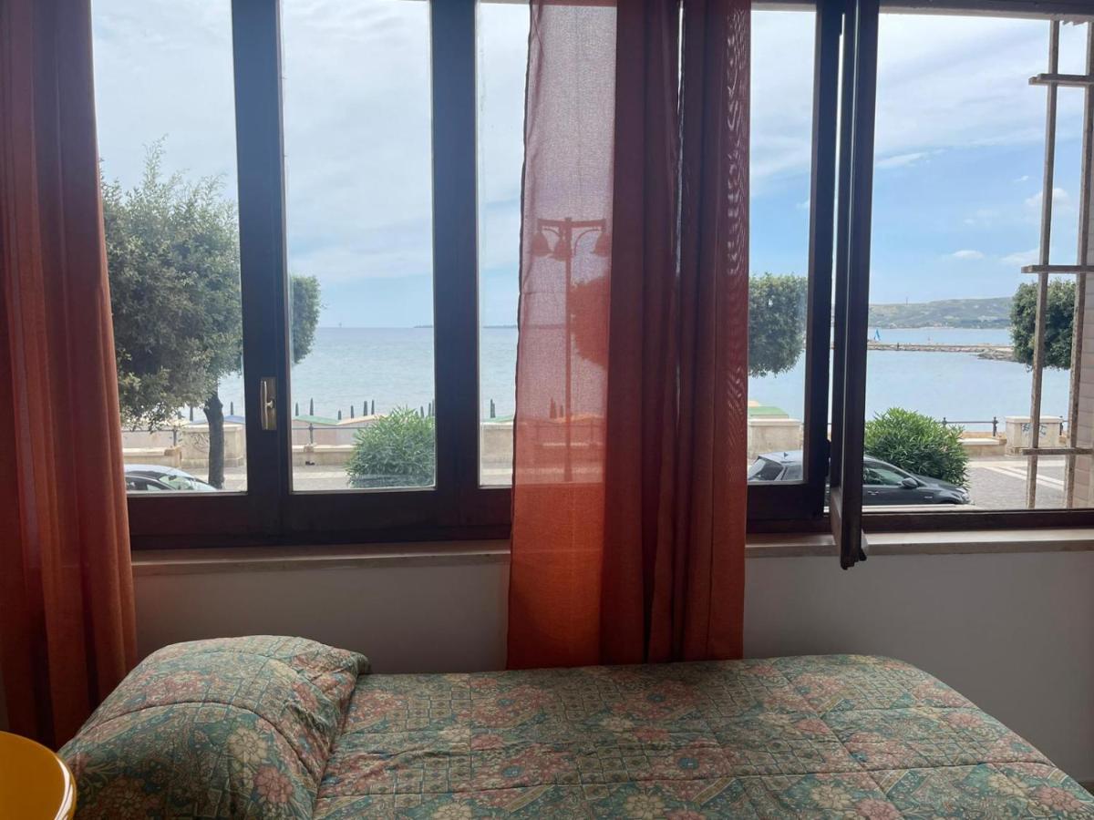 La Finestra Sul Mare B&B 克罗托内 外观 照片